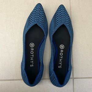Rothy’s blue snake point 8.5